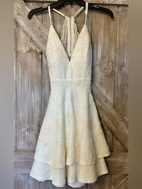 Emerald Sundae Juniors' Lace-Back Fit & Flare Dress in ivory. NWT!
Size: XS